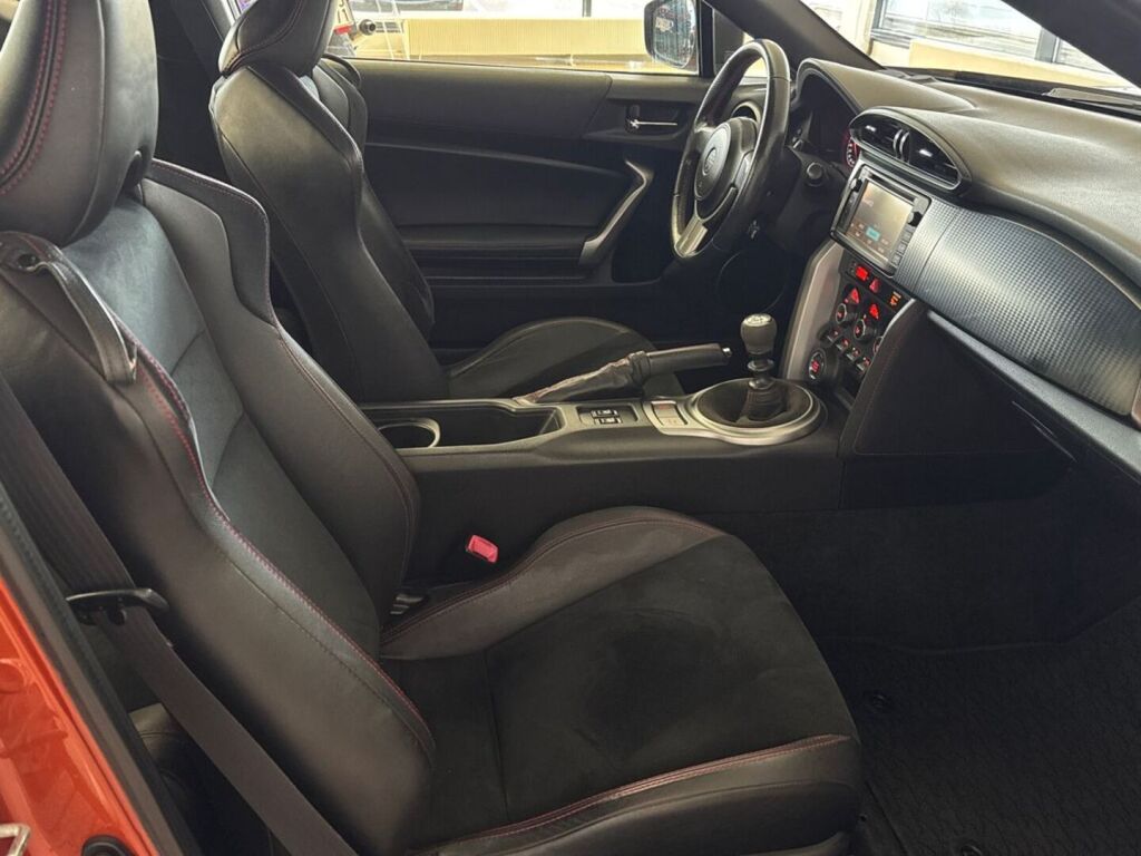 Toyota GT86 2012 Oranssi