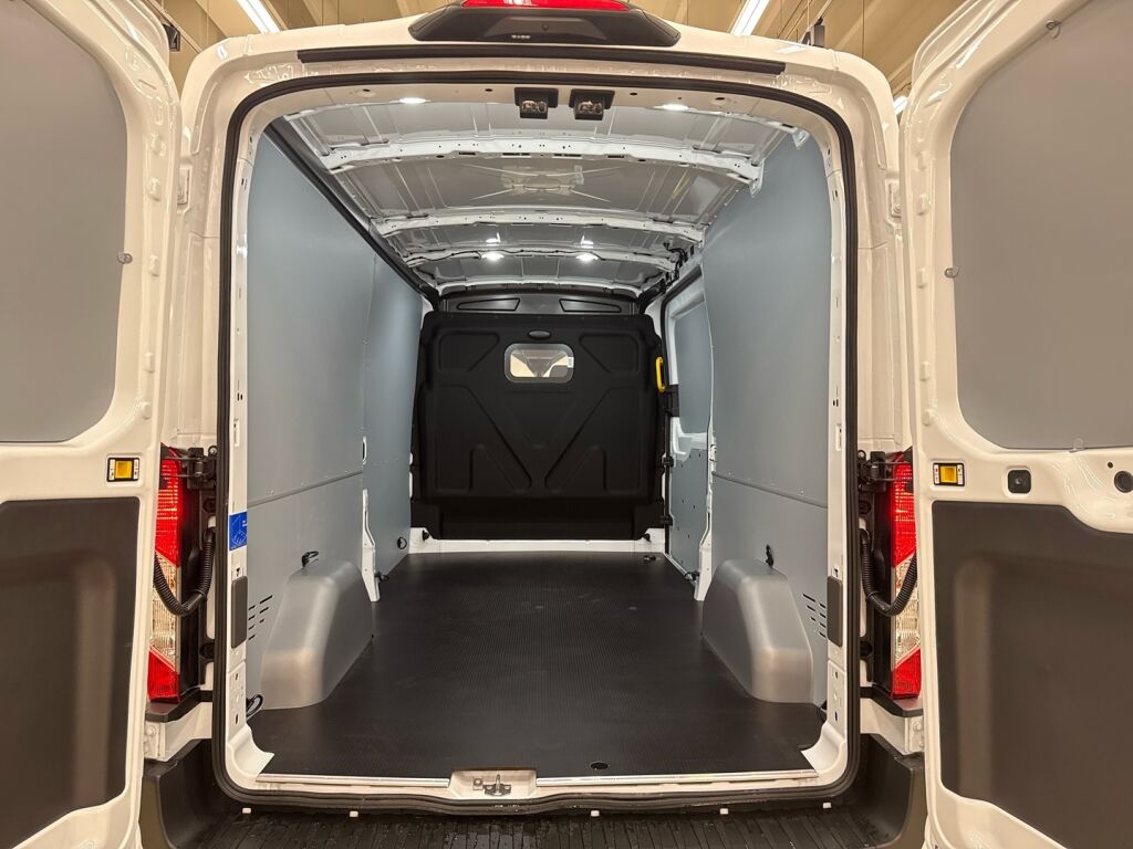 Ford Transit 2025 Valkoinen