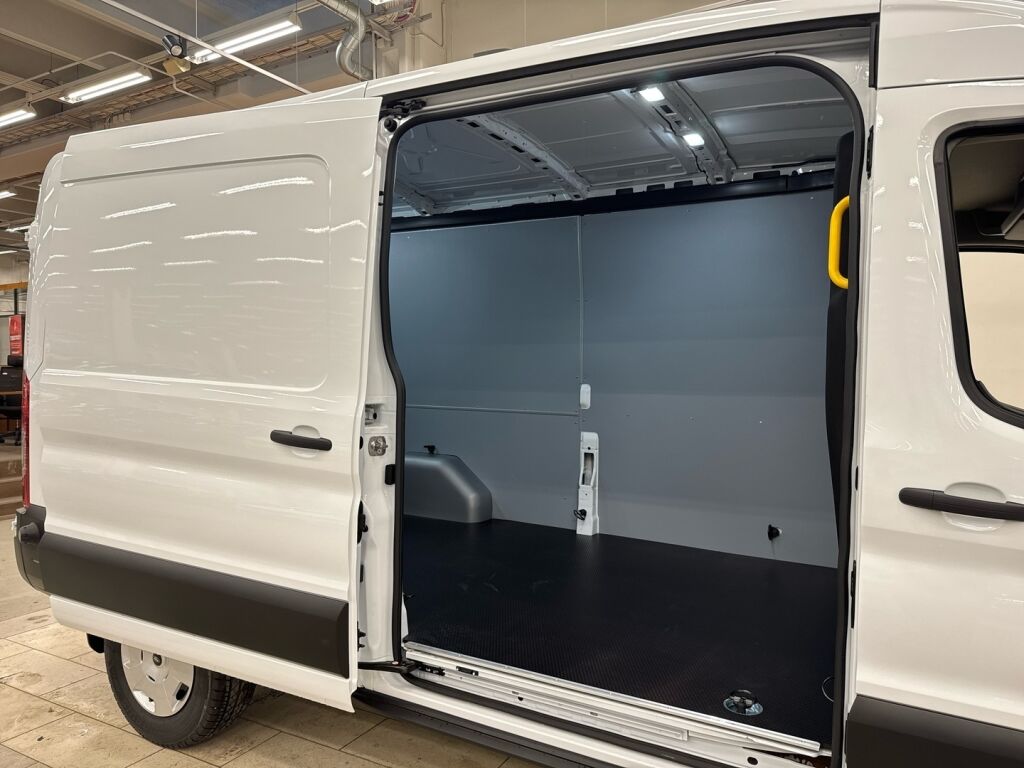 Ford Transit 2026 Frozen White