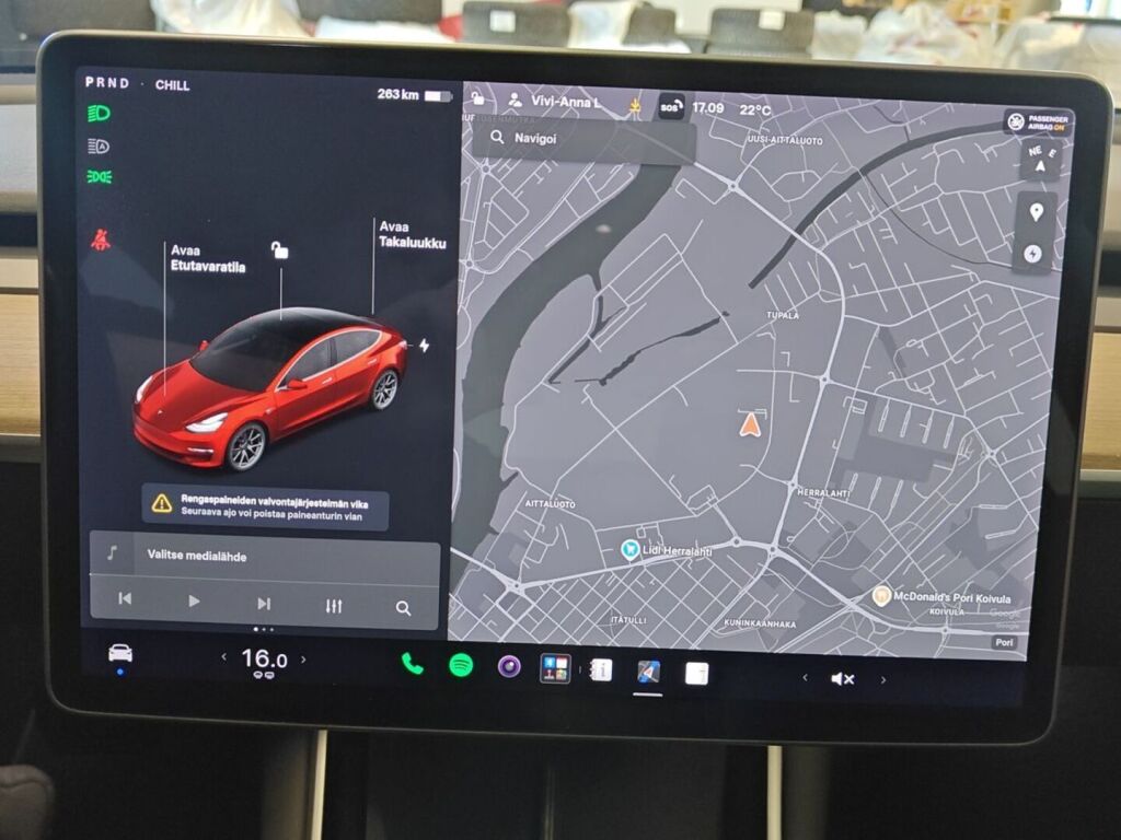 Tesla Model 3 2019 Punainen