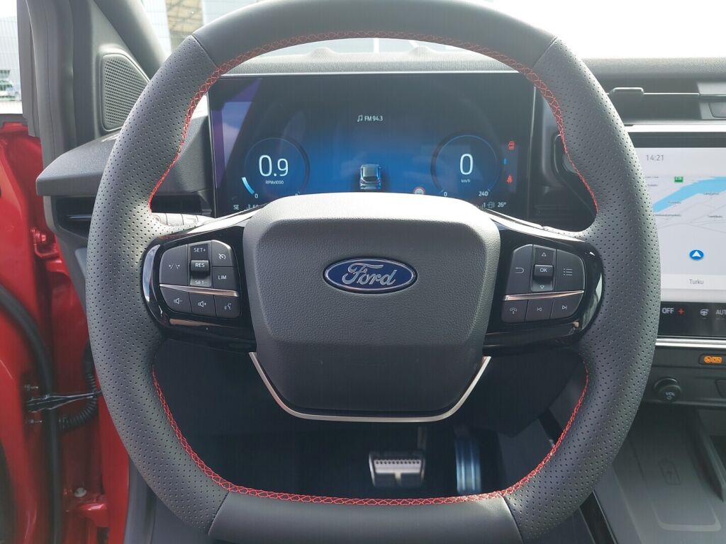 Ford Puma 2025 Punainen