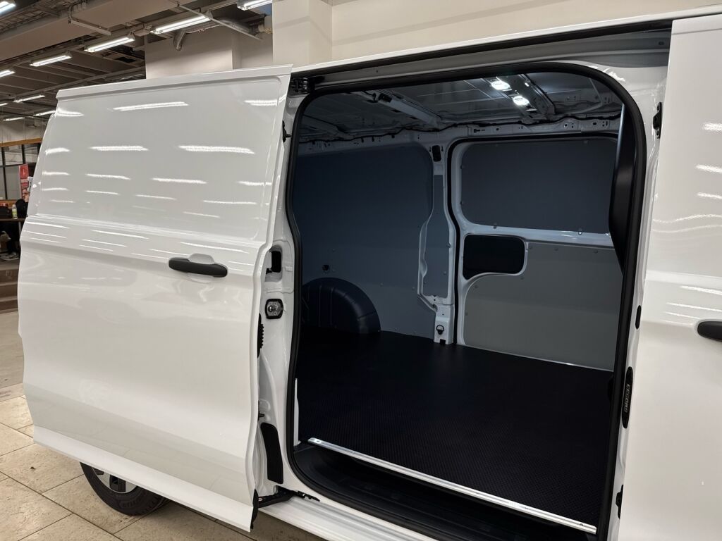 Ford Transit Custom 2026 Valkoinen