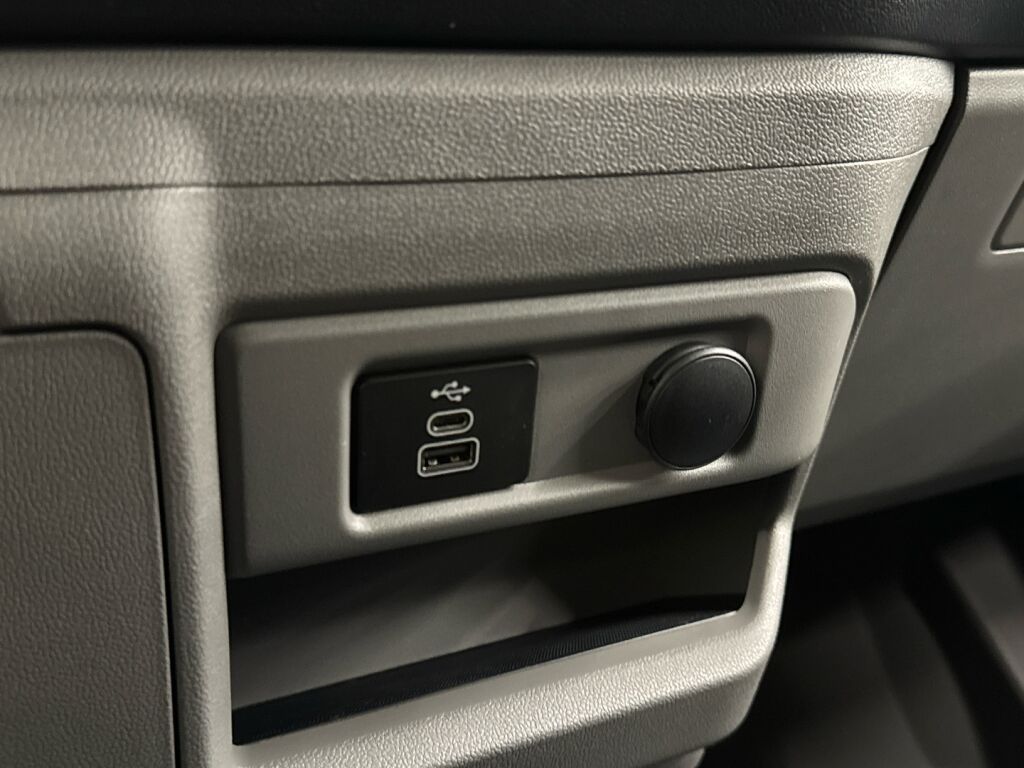 Ford Transit Custom 2026 Valkoinen