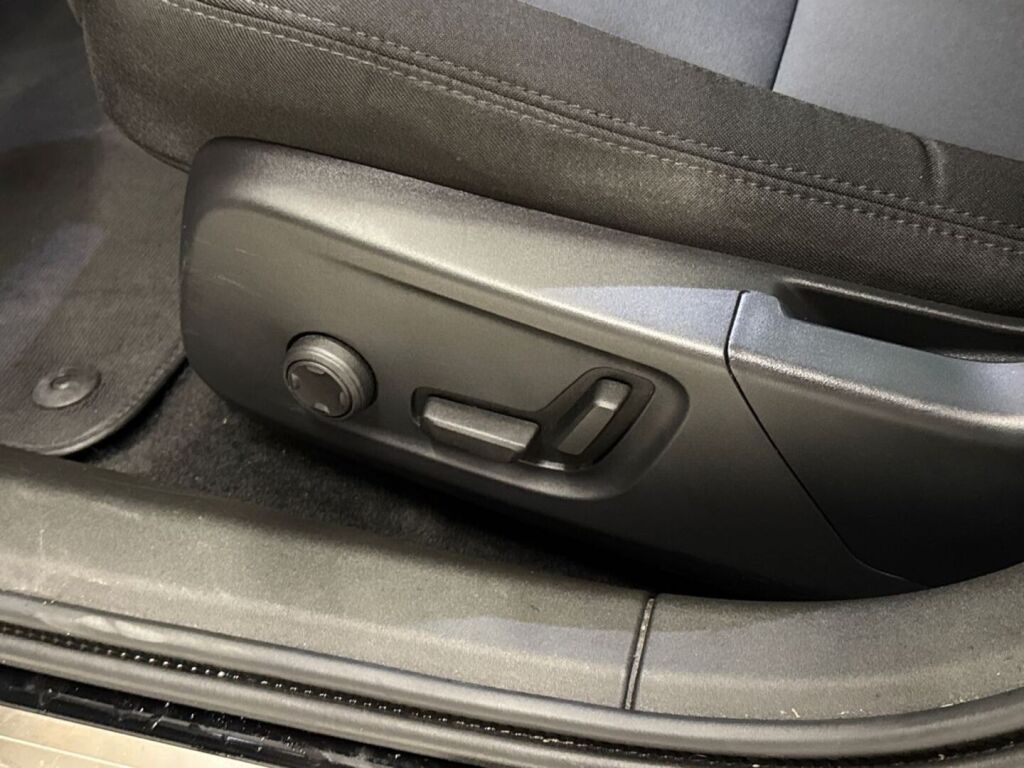 Polestar 2 2020 Musta