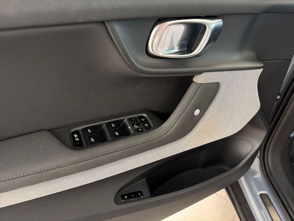 Polestar 2 2021 Harmaa