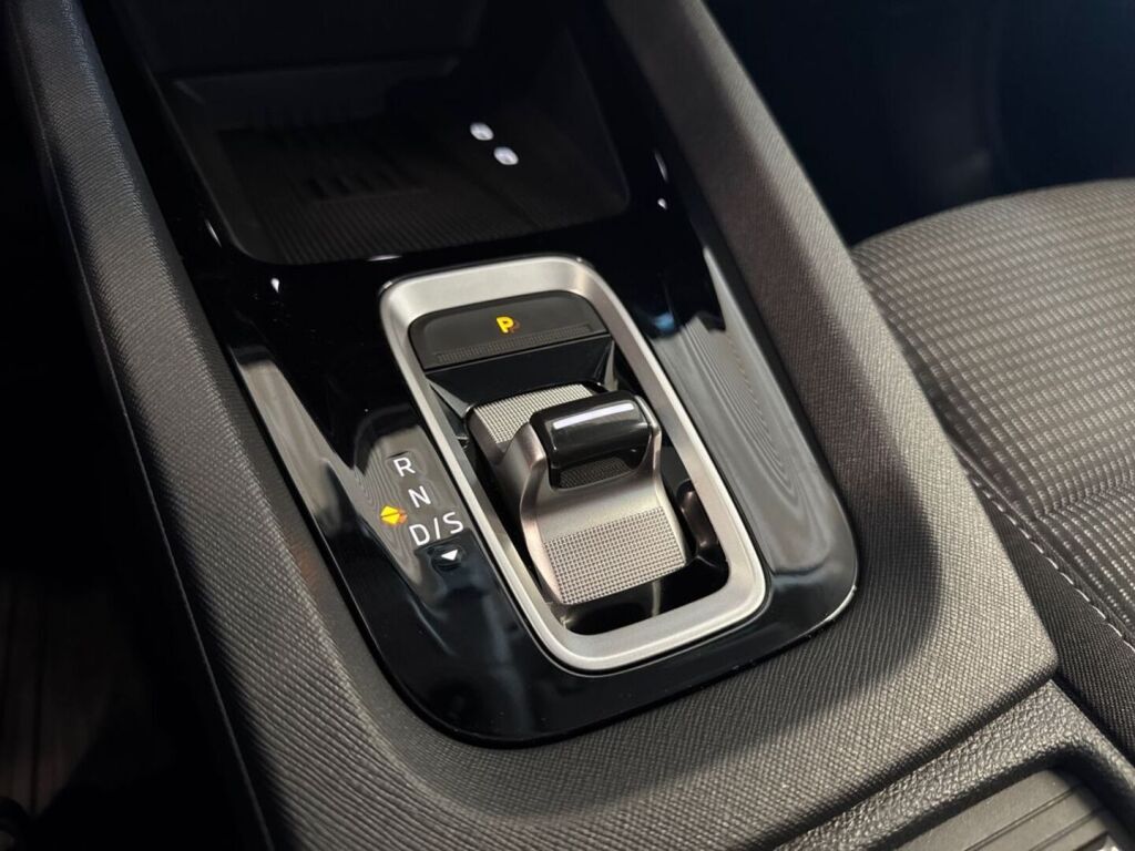 Skoda Octavia 2026 Valkoinen