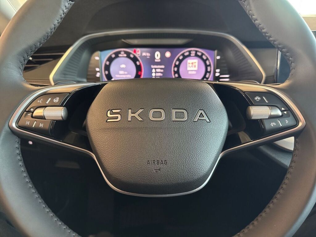 Skoda Octavia 2026 Valkoinen