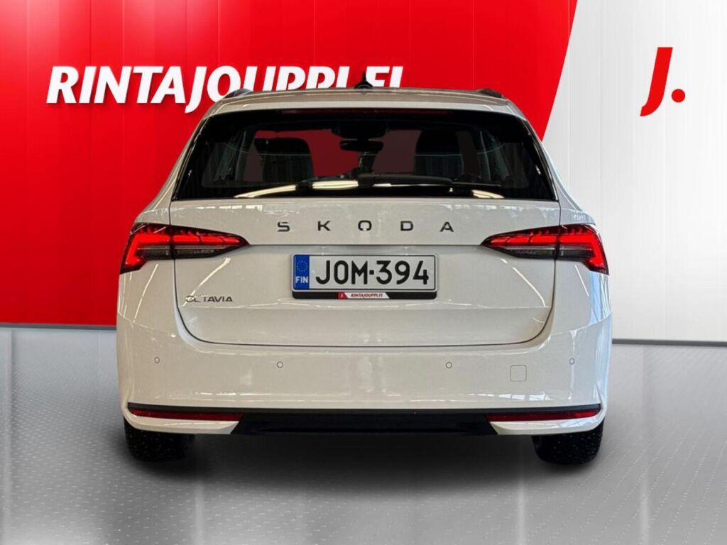 Skoda Octavia 2026 Valkoinen