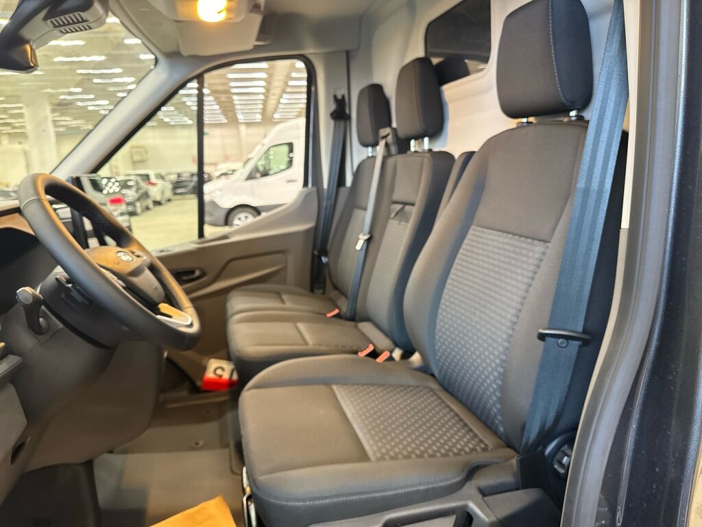 Ford Transit 2026 Harmaa