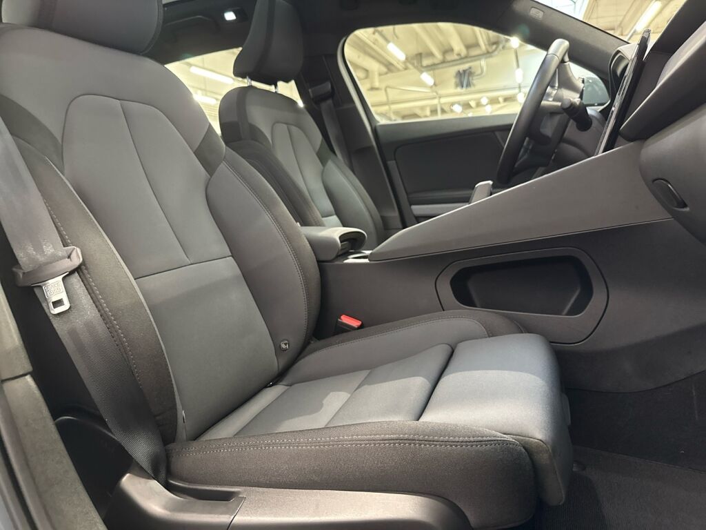 Polestar 2 2023 Thunder