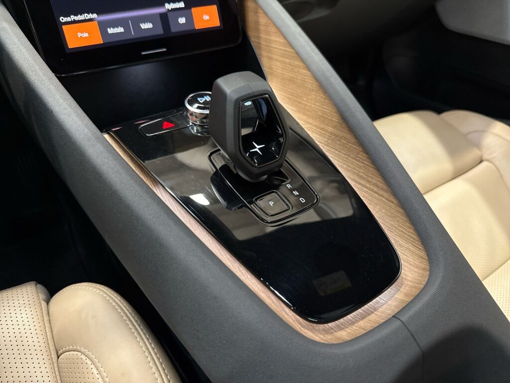 Polestar 2 2023 Snow