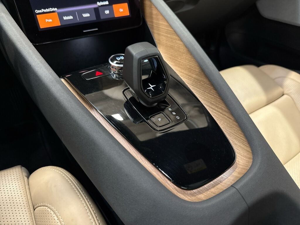 Polestar 2 2023 Snow