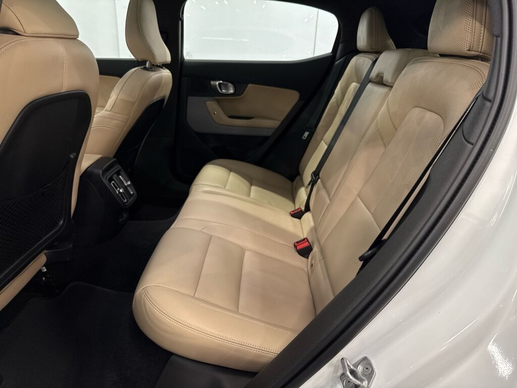 Polestar 2 2023 Snow