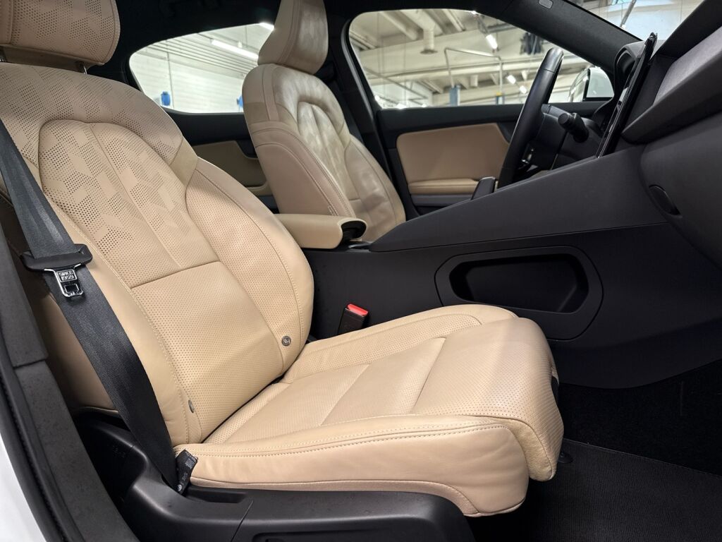 Polestar 2 2023 Snow