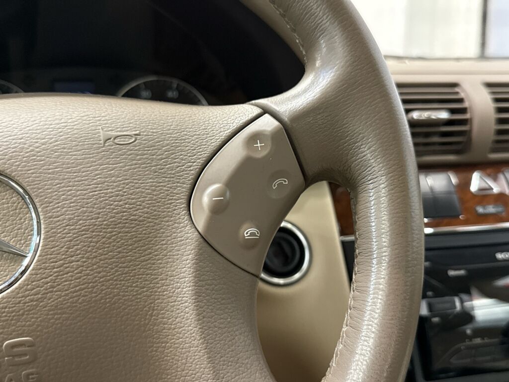 Mercedes-Benz C 2006 Harmaa