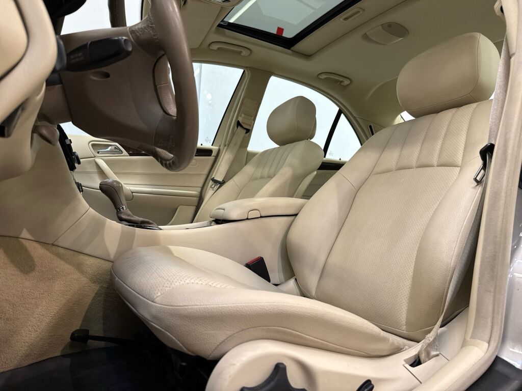 Mercedes-Benz C 2006 Harmaa