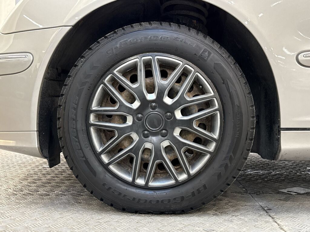 Mercedes-Benz C 2006 Harmaa