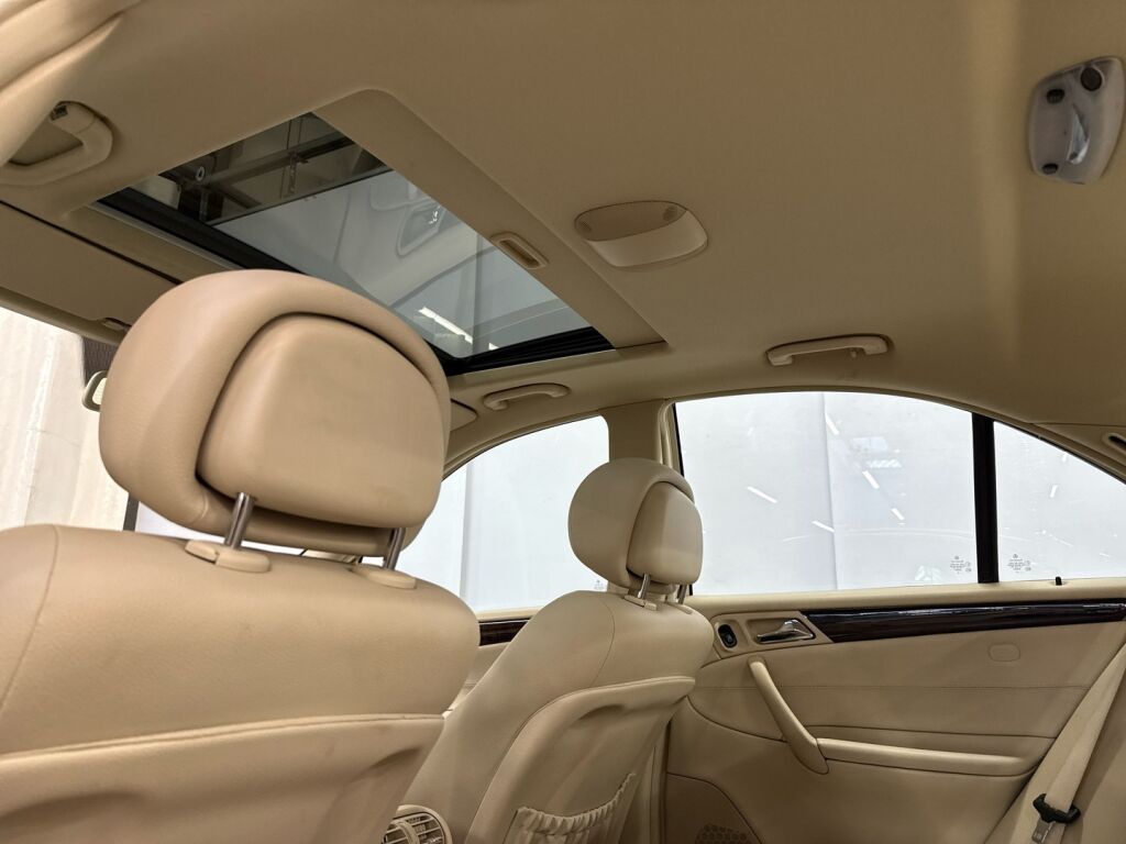 Mercedes-Benz C 2006 Harmaa