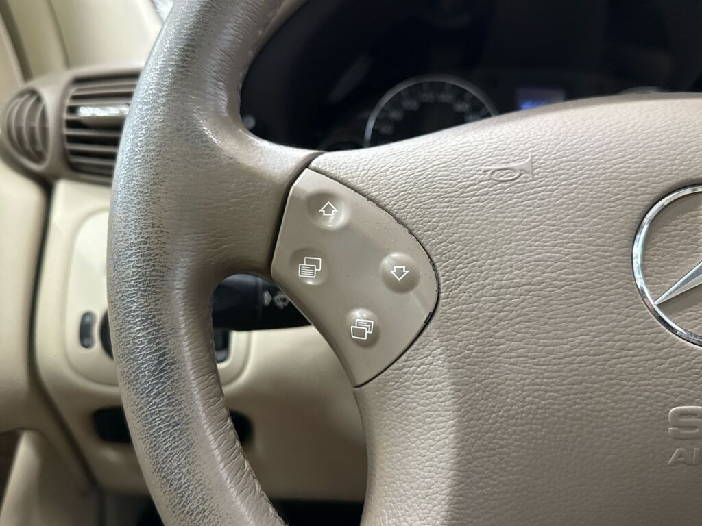 Mercedes-Benz C 2006 Harmaa