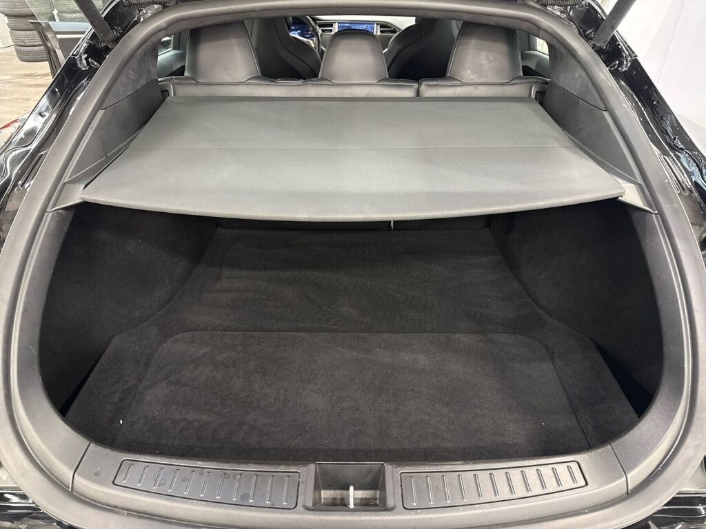 Tesla Model S 2018 Musta