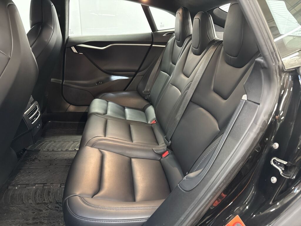 Tesla Model S 2018 Musta