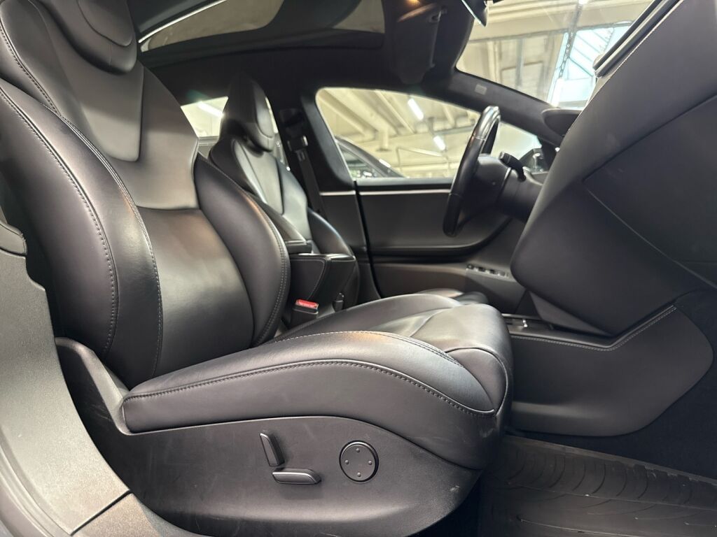 Tesla Model S 2018 Musta