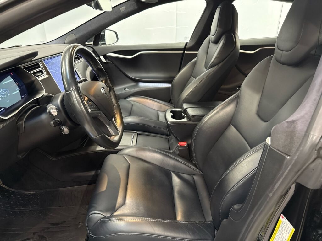 Tesla Model S 2018 Musta