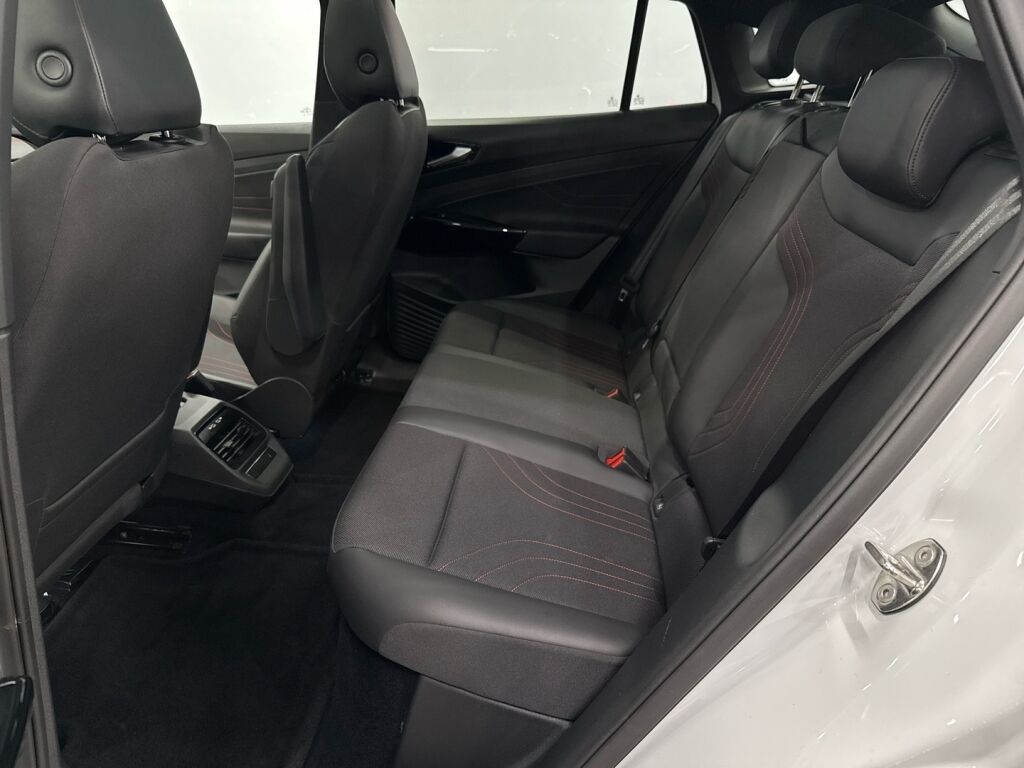 Volkswagen ID.5 2023 Glacier White -metalliväri