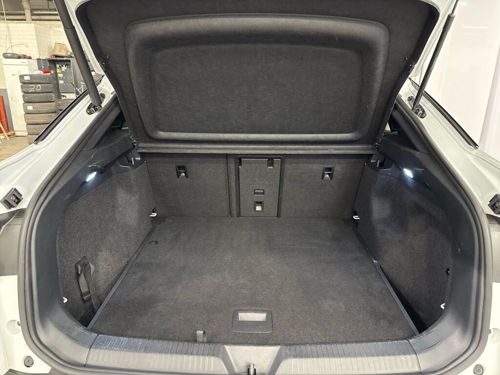 Volkswagen ID.5 2023 Glacier White -metalliväri