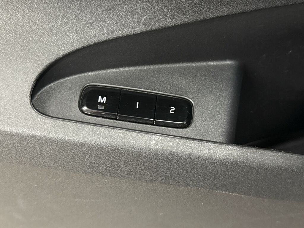 Polestar 2 2023 Snow