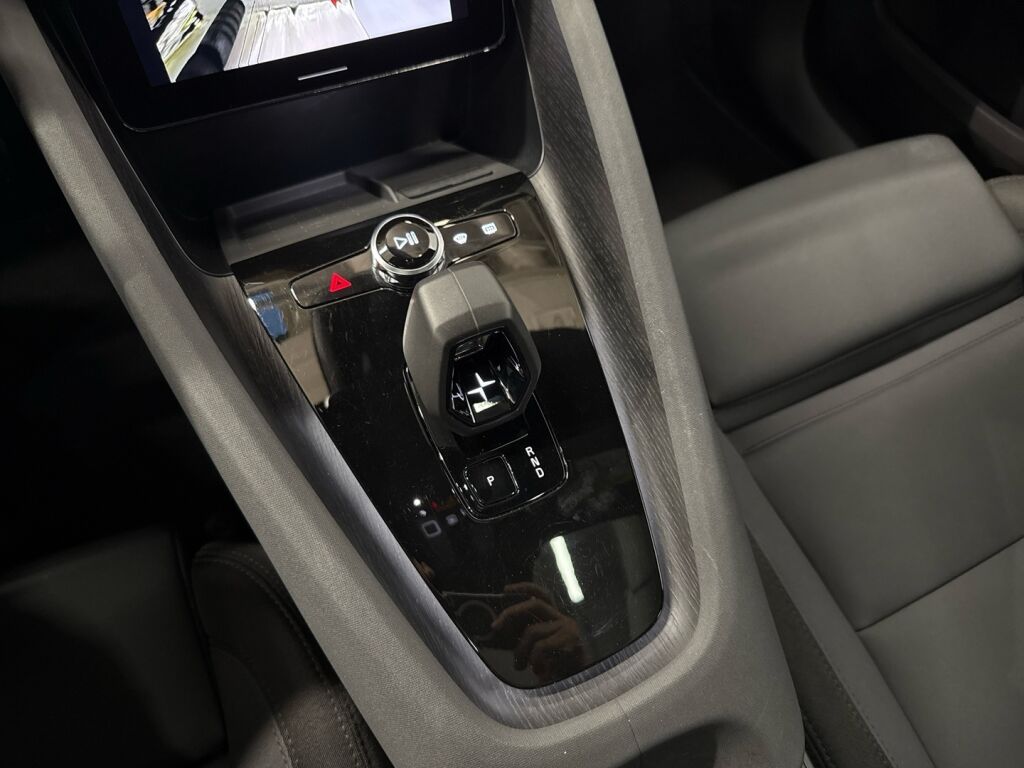 Polestar 2 2023 Snow