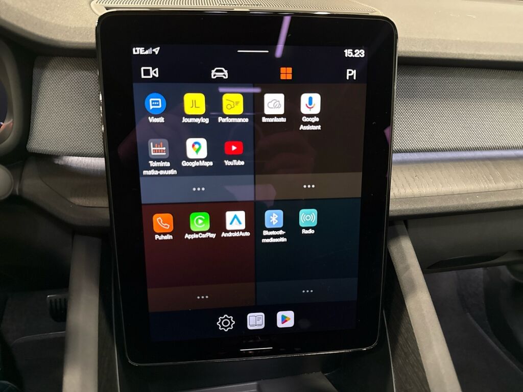 Polestar 2 2023 Snow