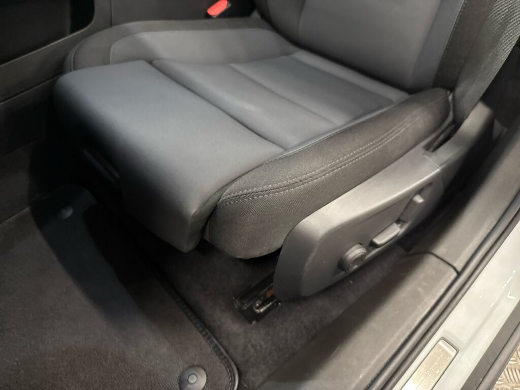 Polestar 2 2023 Snow