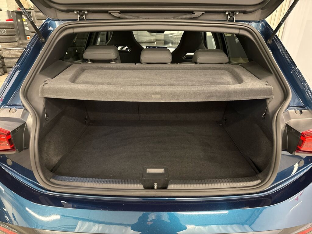 Cupra Born 2023 Sininen