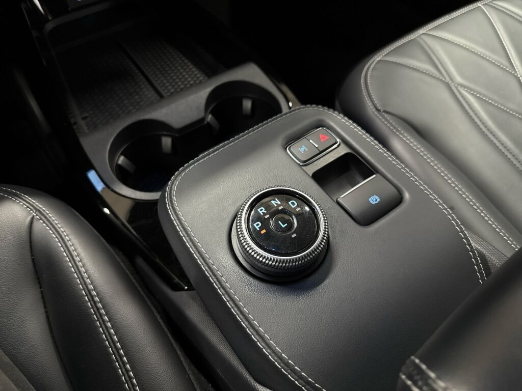 Ford Mustang 2021 Musta