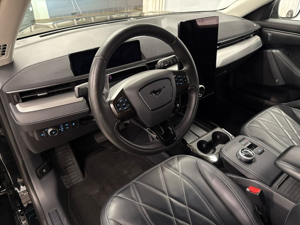 Ford Mustang 2021 Musta