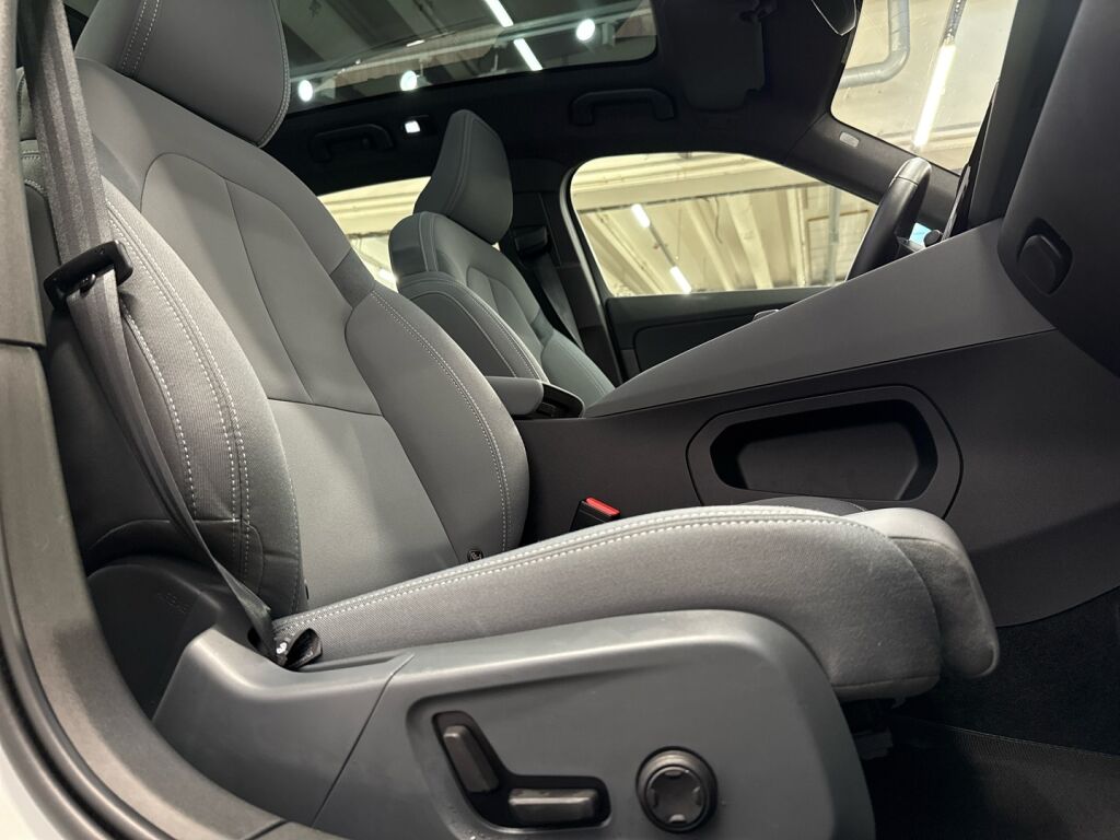 Polestar 2 2023 Valkoinen