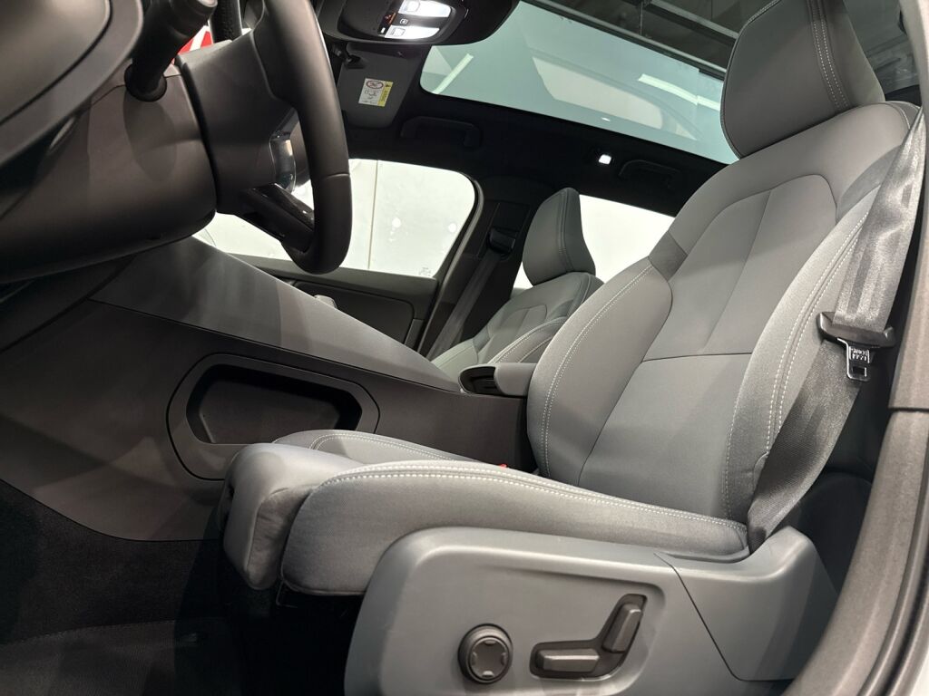 Polestar 2 2023 Valkoinen