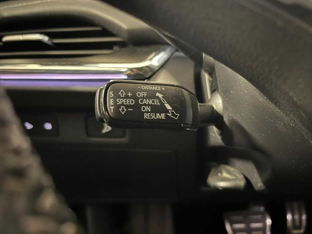 Skoda Enyaq 2021 Valkoinen