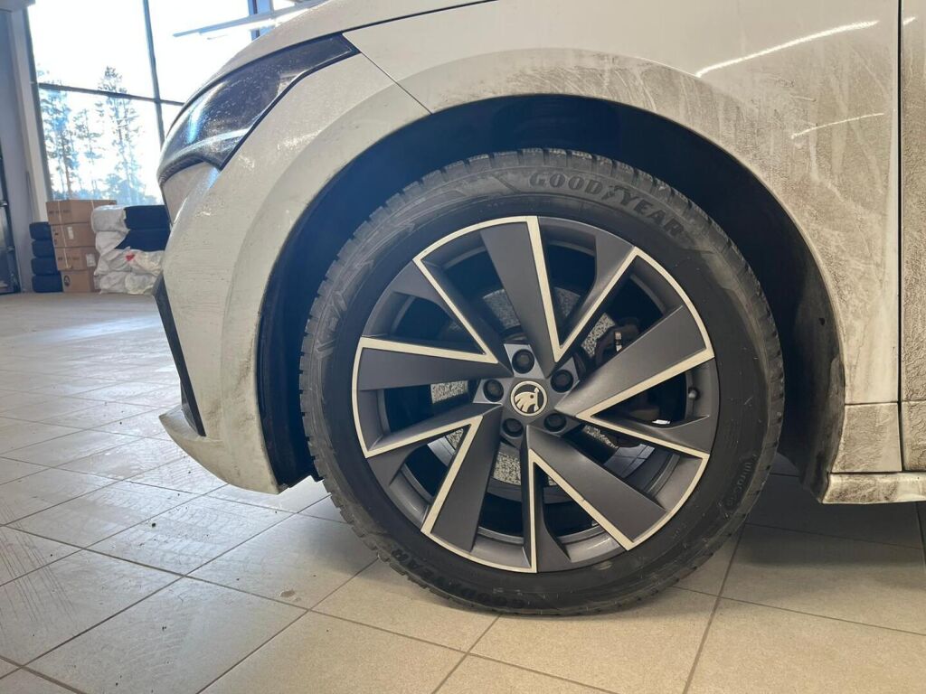 Skoda Enyaq 2021 Valkoinen