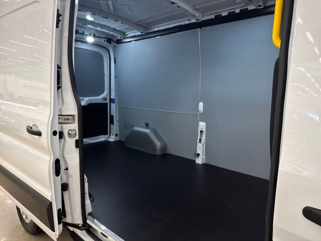 Ford Transit 2026 Frozen White