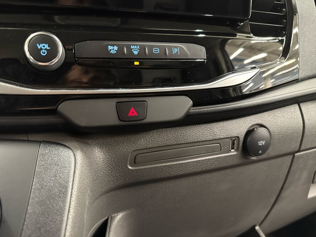 Ford Transit 2026 Valkoinen