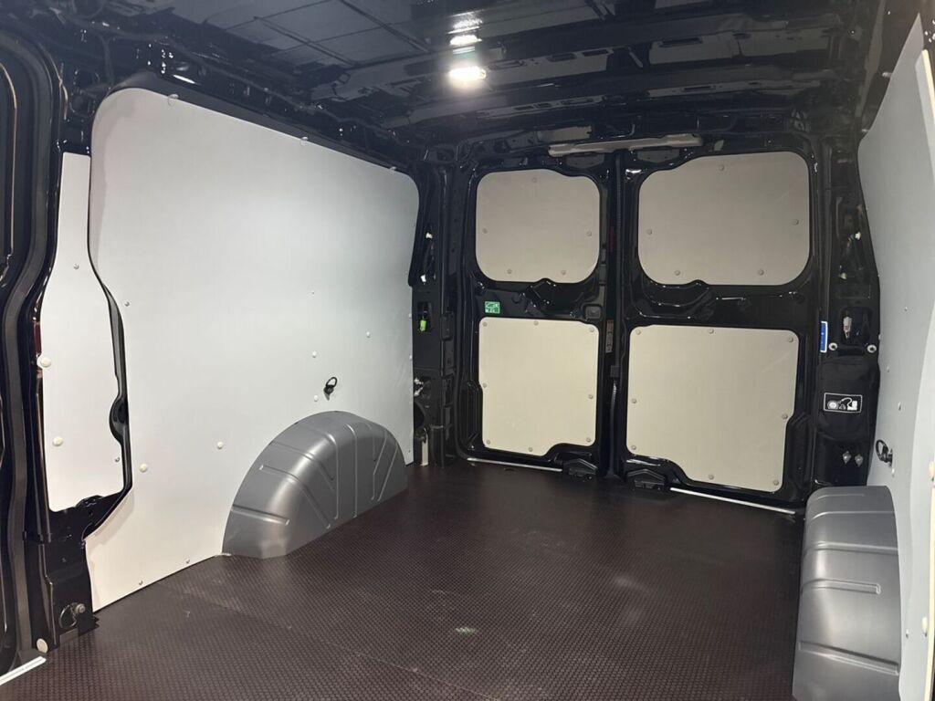 Ford Transit Custom 2026 Agate Black