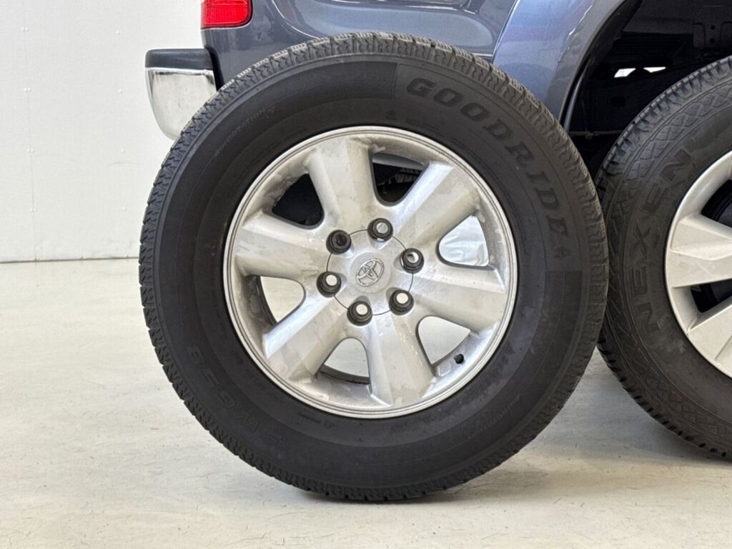 Toyota Hilux 2011 Harmaa