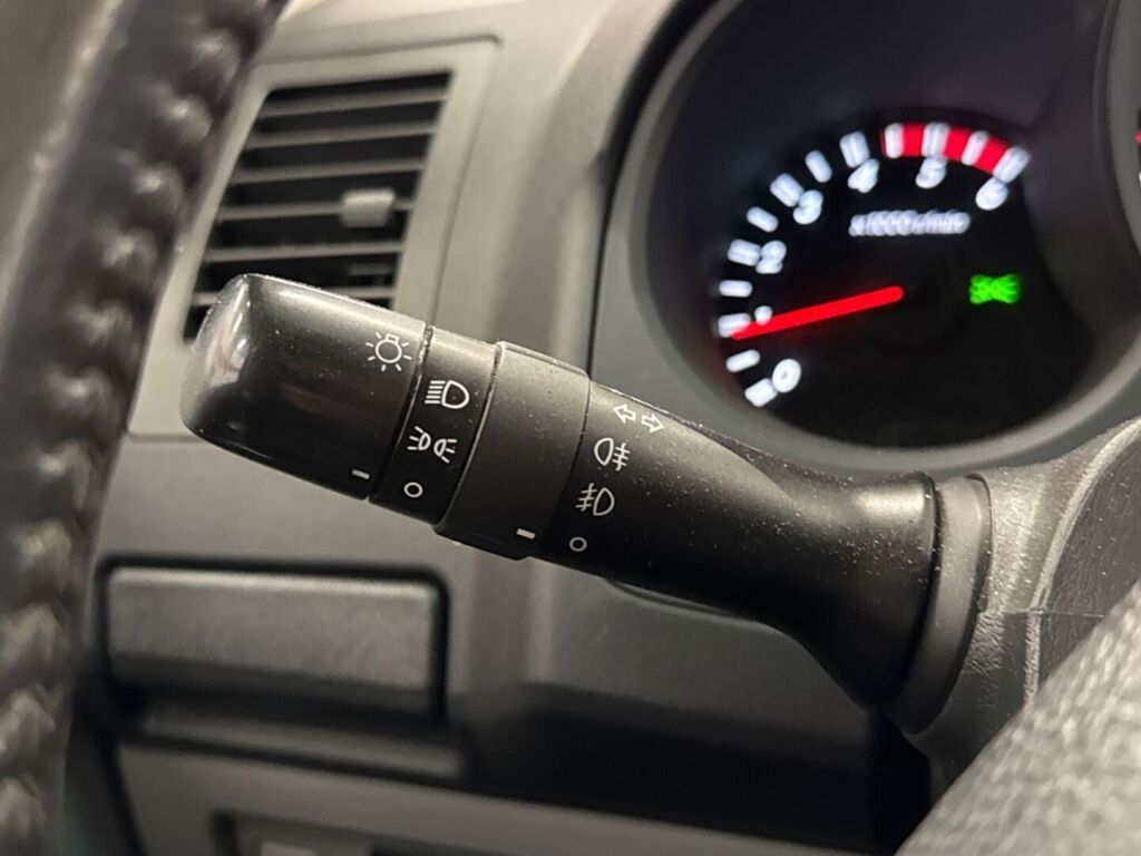 Toyota Hilux 2011 Harmaa