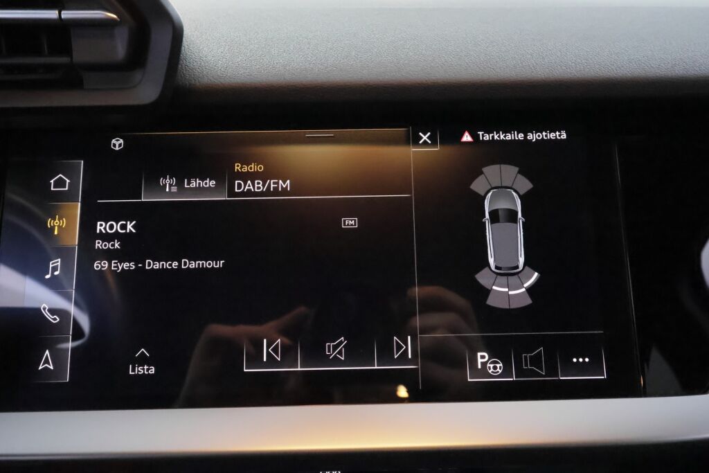 Audi A3 2021 met.musta