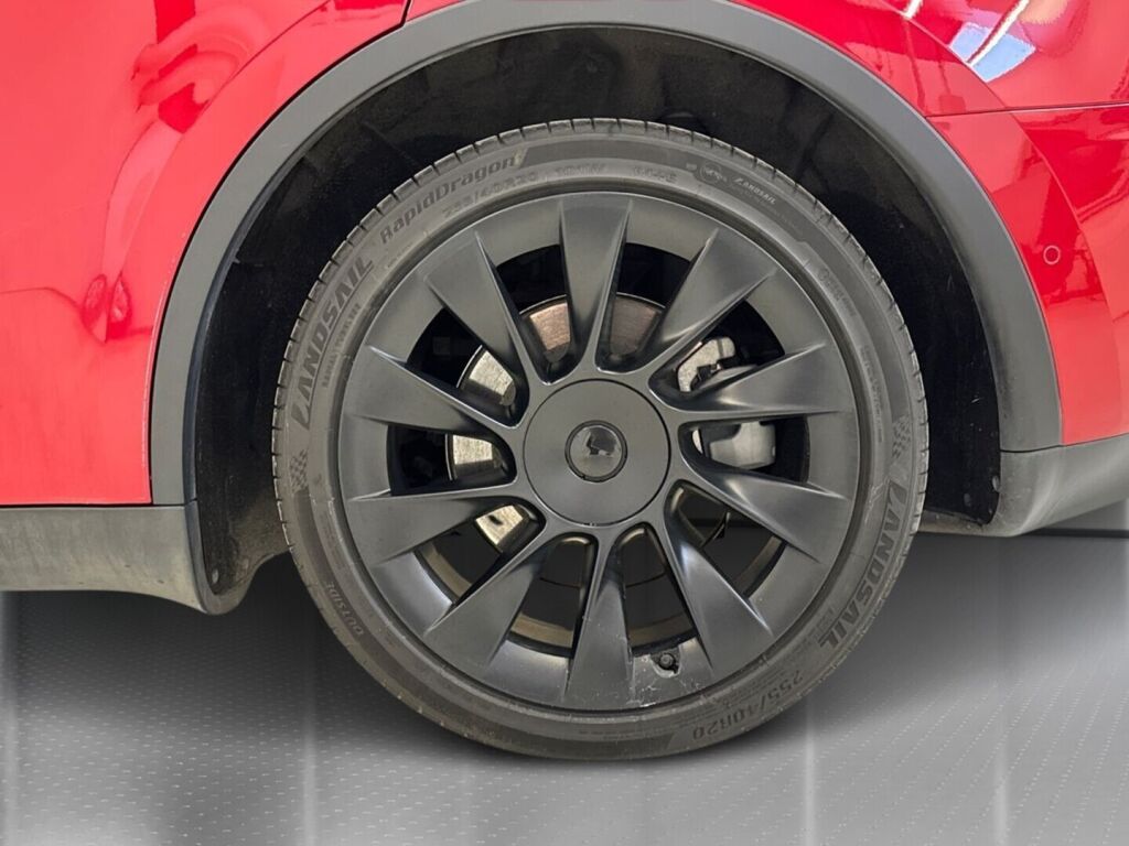 Tesla Model Y 2021 Punainen
