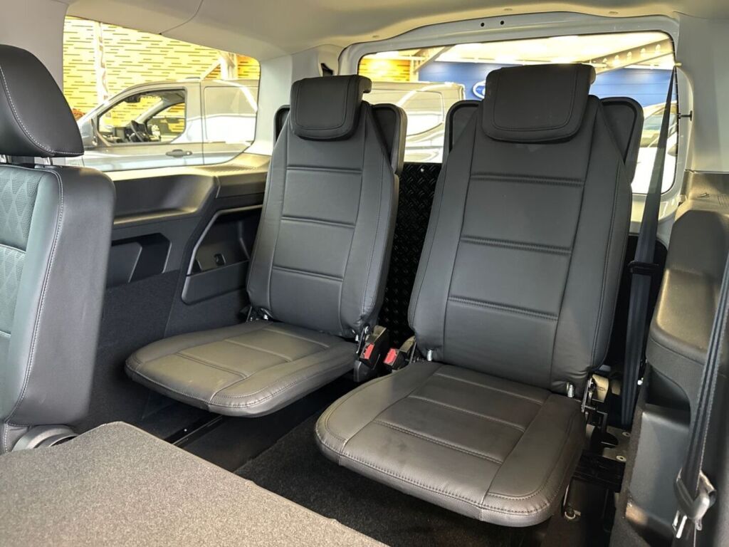 Ford Grand Tourneo Connect 2026 Frozen White