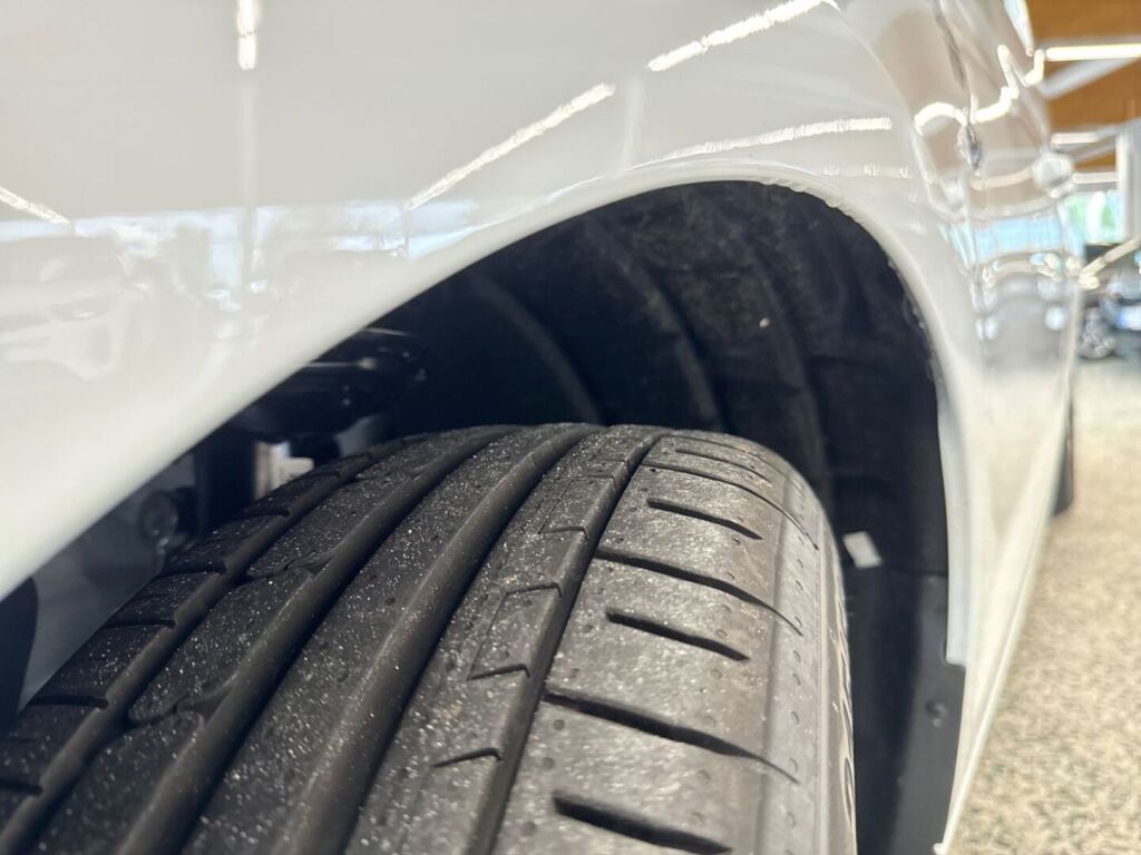 Ford Grand Tourneo Connect 2026 Frozen White