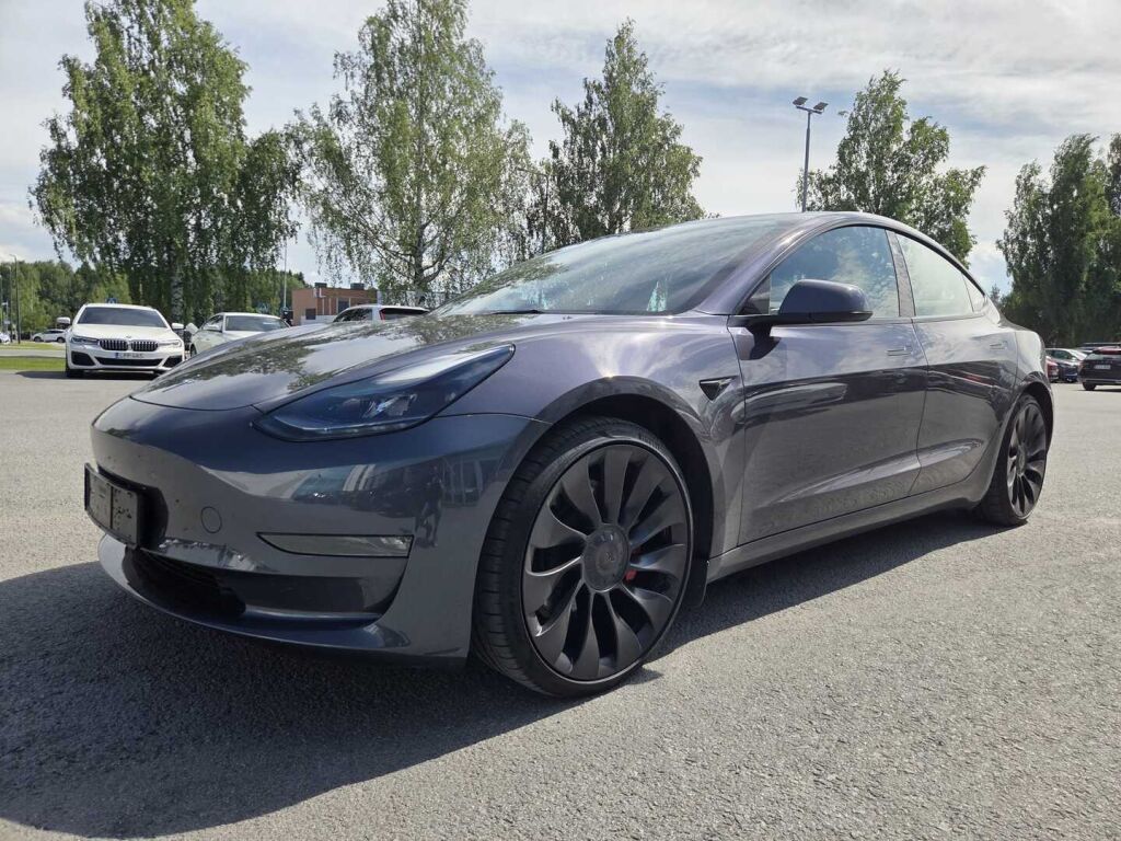 Tesla Model 3 2023 Harmaa
